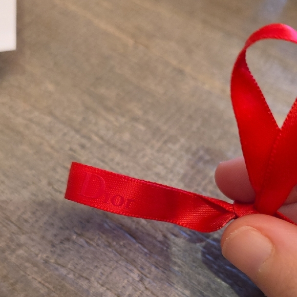 Dior Red Ribbon Accessory - Picture 4 of 5
